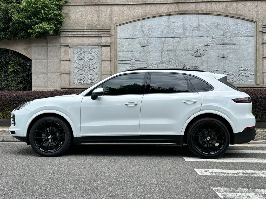 Porsche Cayenne 2020 — фото 3