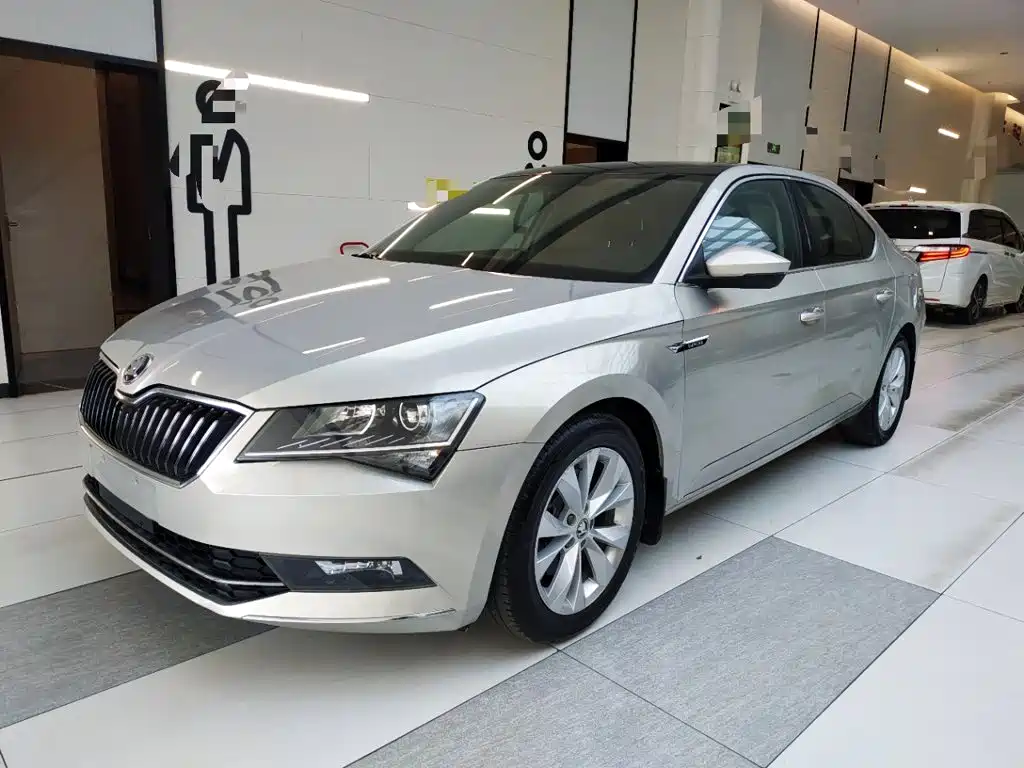 Skoda Superb 2019 — фото 2