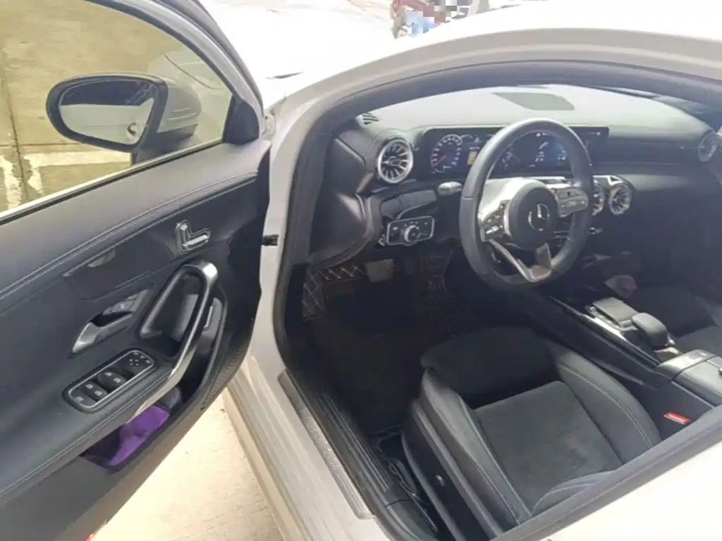 Mercedes-Benz A-Class 2023 — фото 16