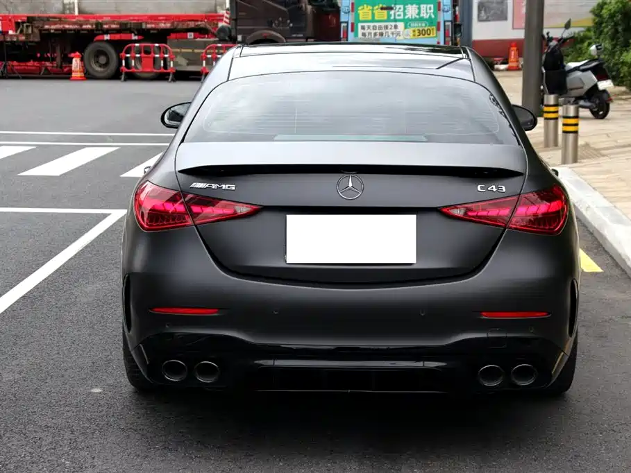 Mercedes-Benz C-Class AMG 2025 — фото 13