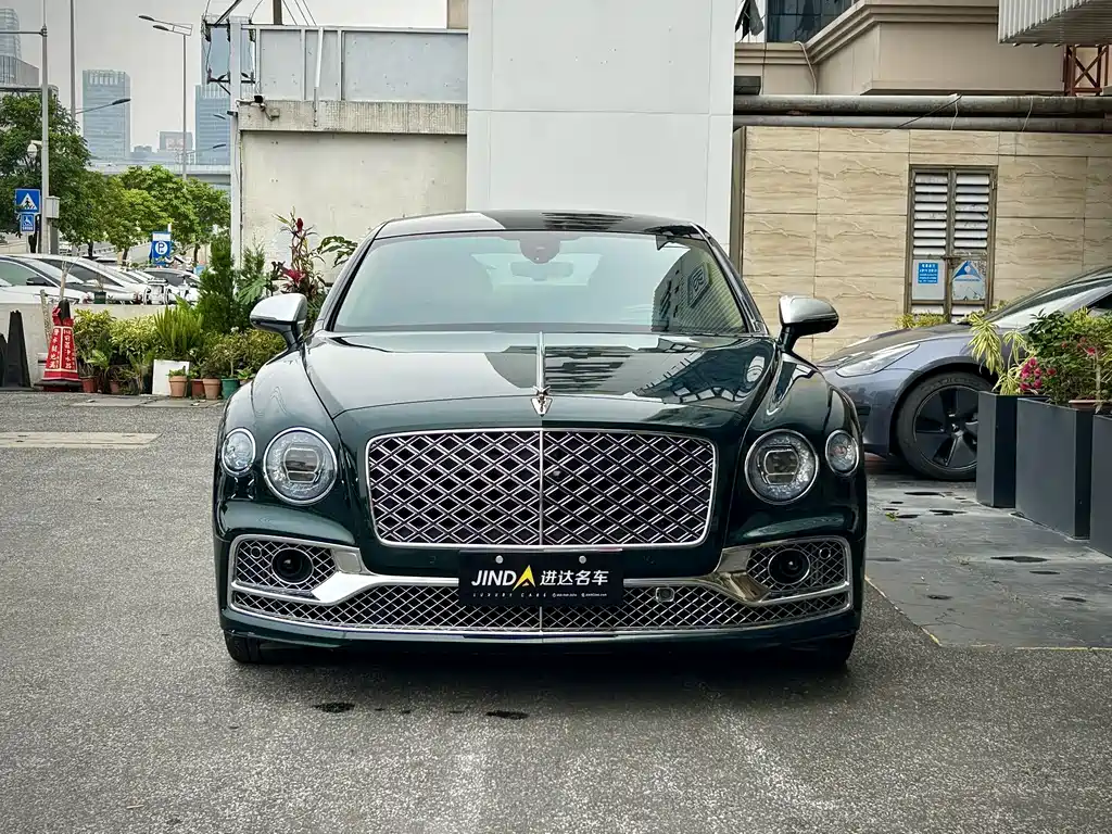 Bentley Flying Spur 2023 — фото 2