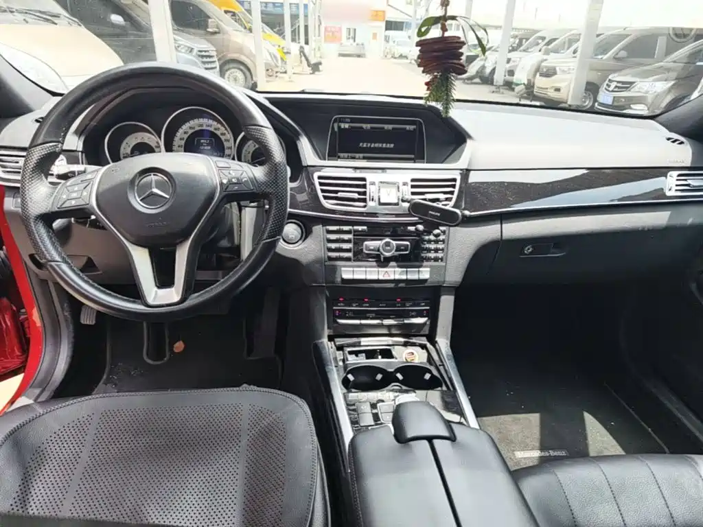 Mercedes-Benz E-Class 2015 — фото 10