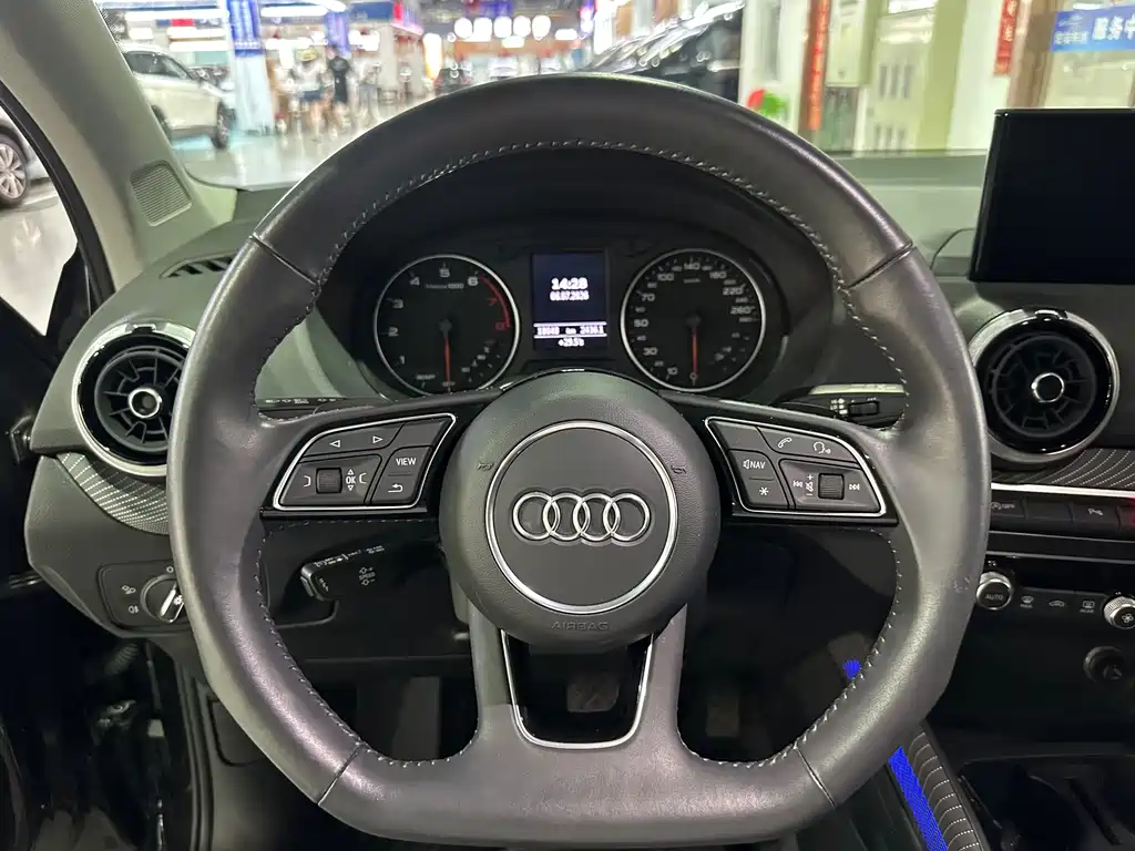 Audi Q2L 2022