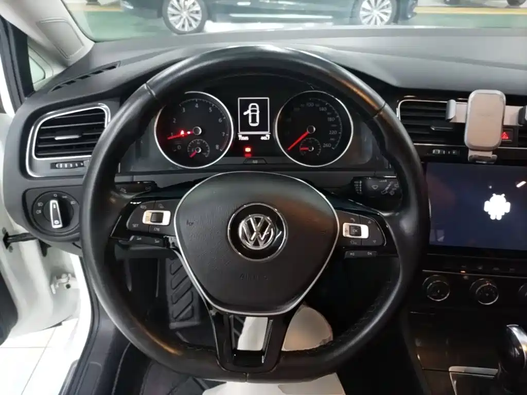 Volkswagen Golf 2018 — фото 11