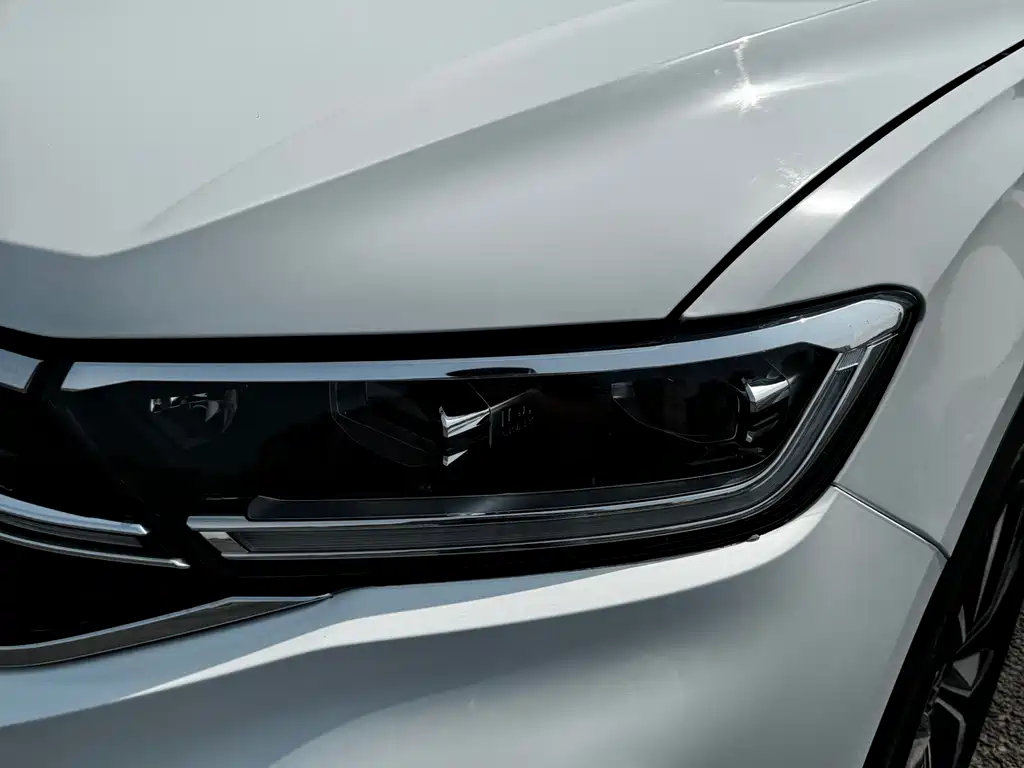 Volkswagen T-Roc 2023 — фото 16