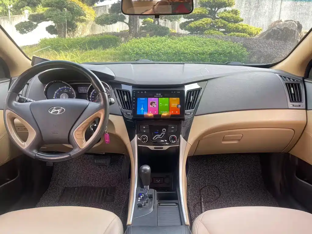 Hyundai Sonata 2013 — фото 18