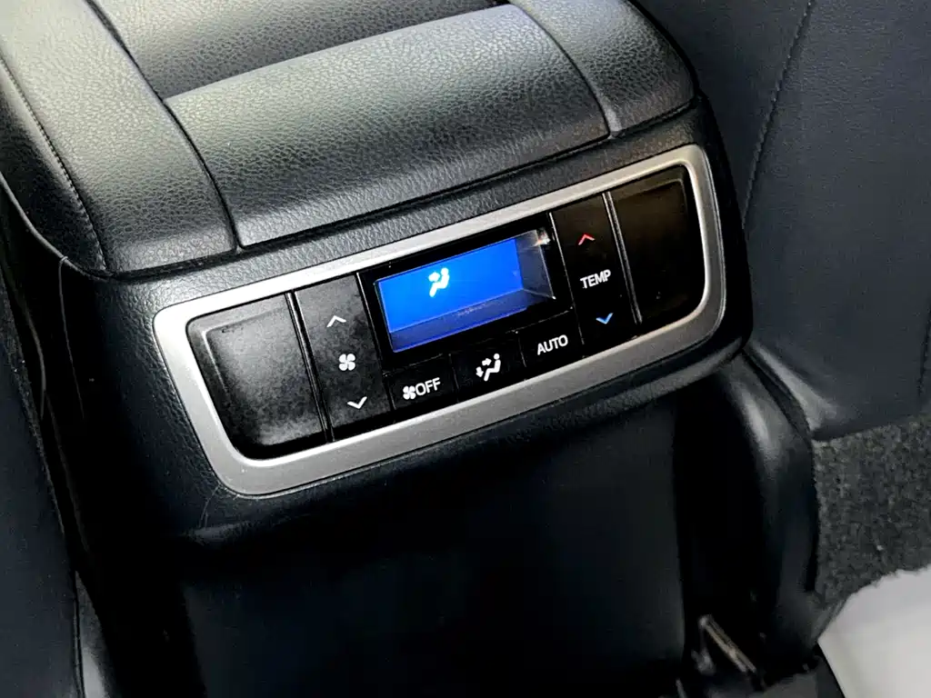 Toyota Highlander 2015 — фото 10