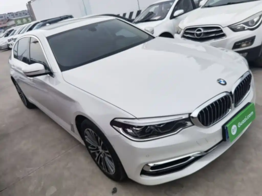 BMW 5 Series 2019 — фото 22
