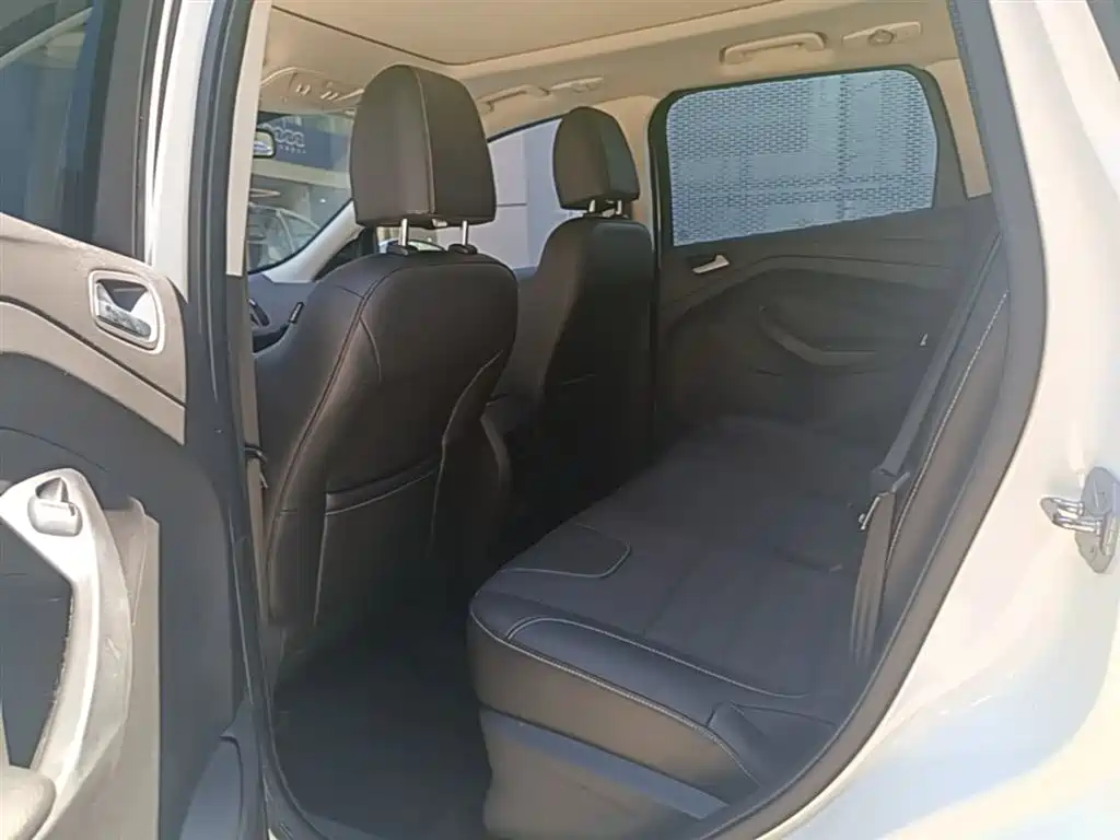 Ford Kuga 2015 — фото 17