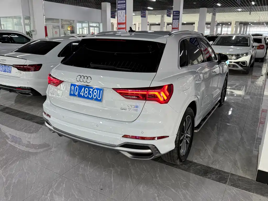 Audi Q3 2023 — фото 10