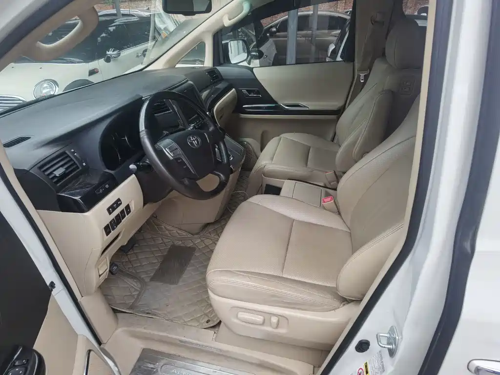 Toyota Alphard 2016 — фото 14