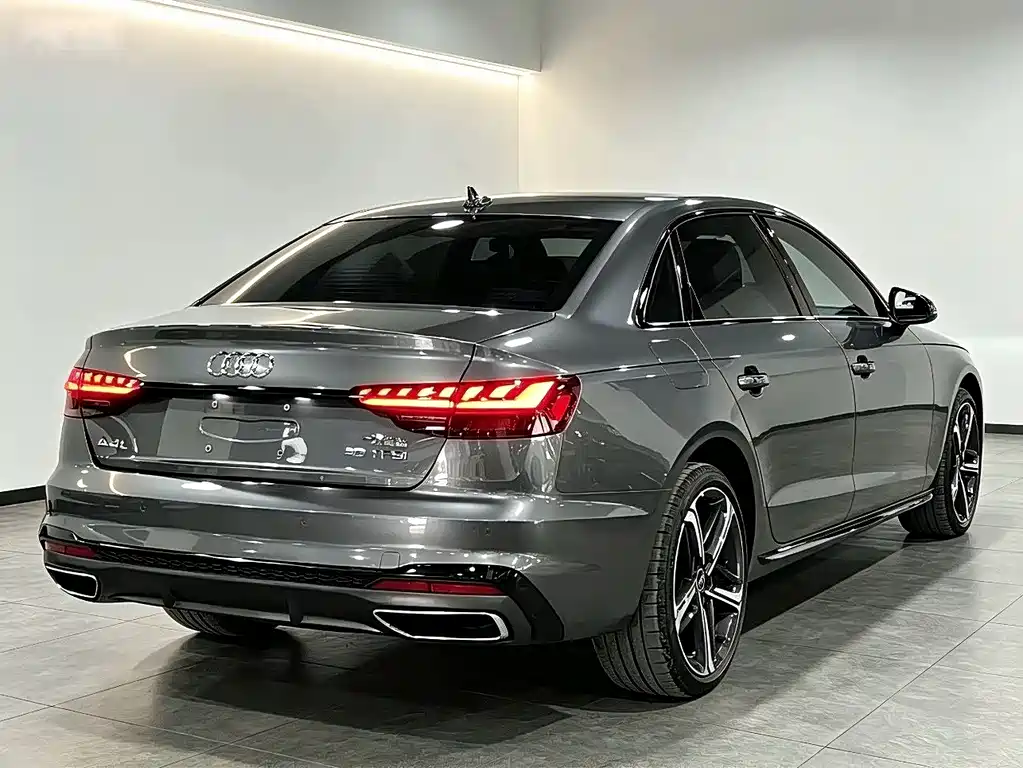Audi A4L 2025 — фото 10