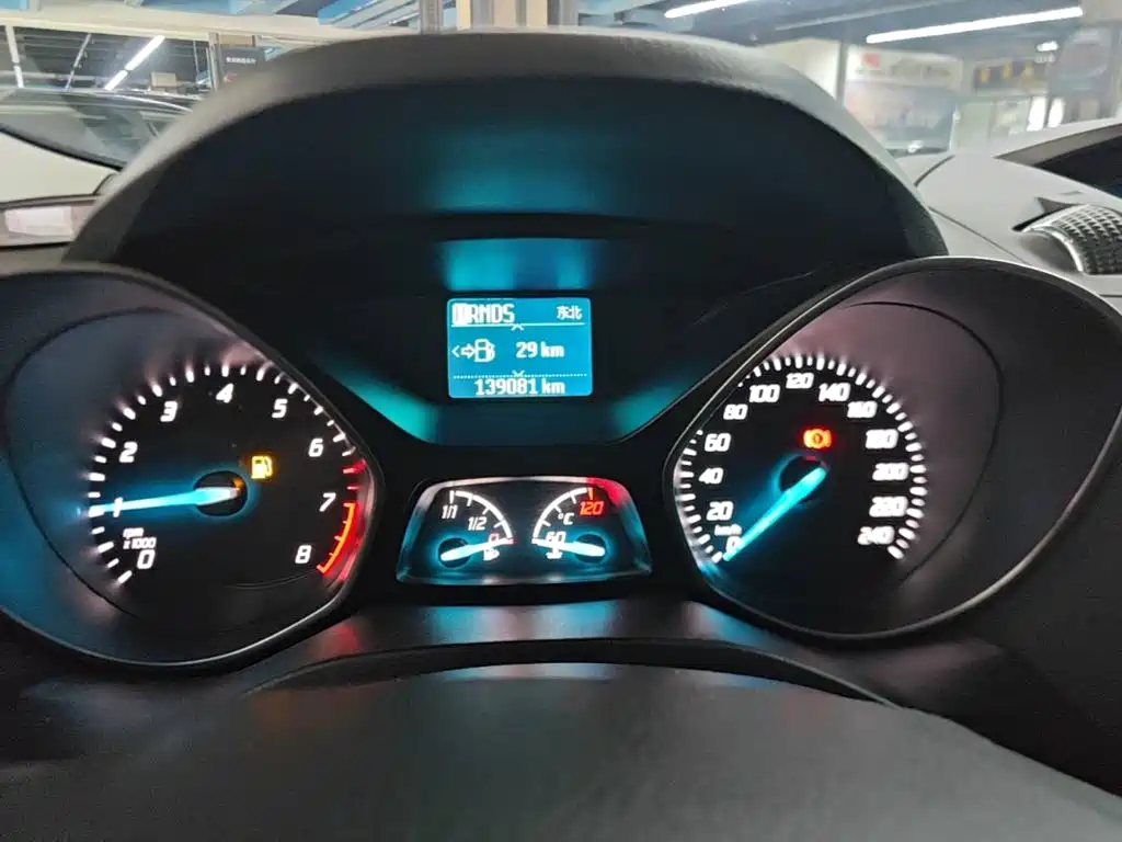 Ford Kuga 2016 — фото 12