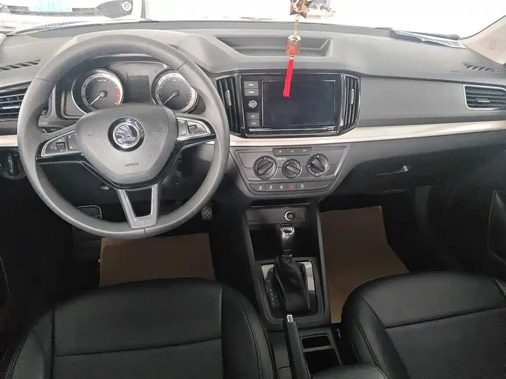 Skoda Kamiq 2019 — фото 10