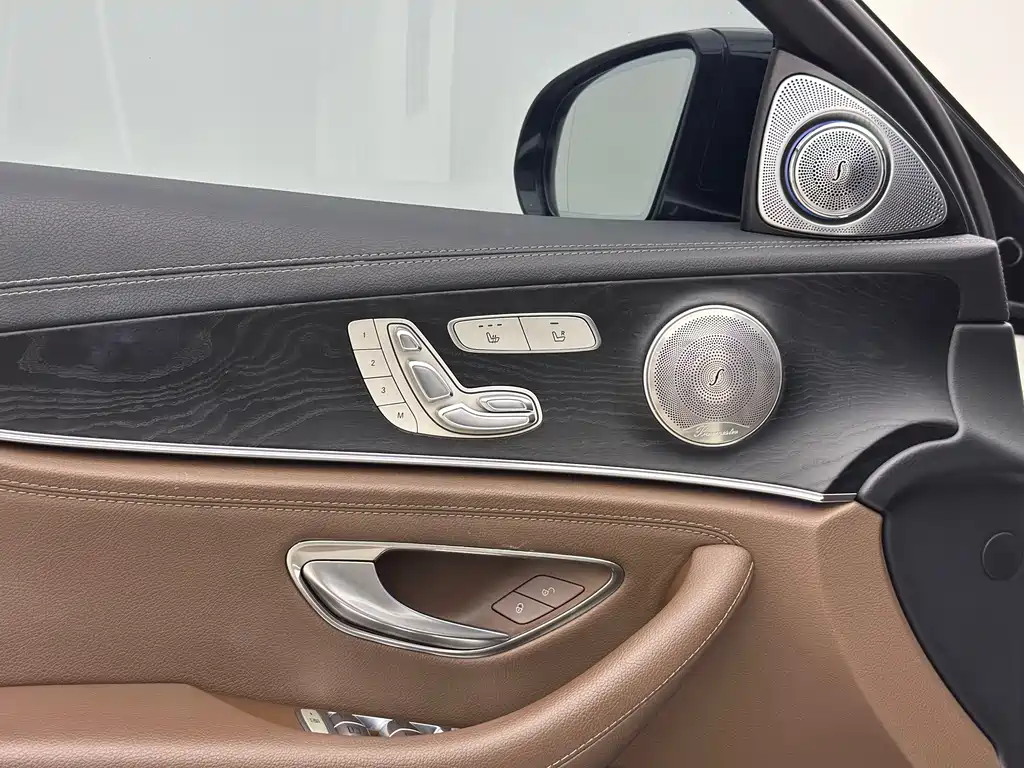 Mercedes-Benz E-Class 2018 — фото 14