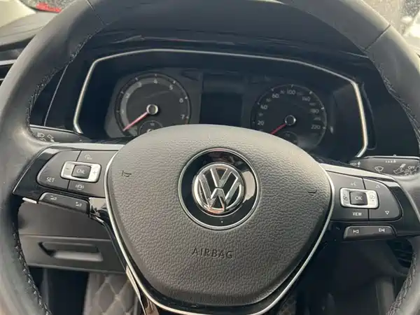 Volkswagen Sagitar 2020
