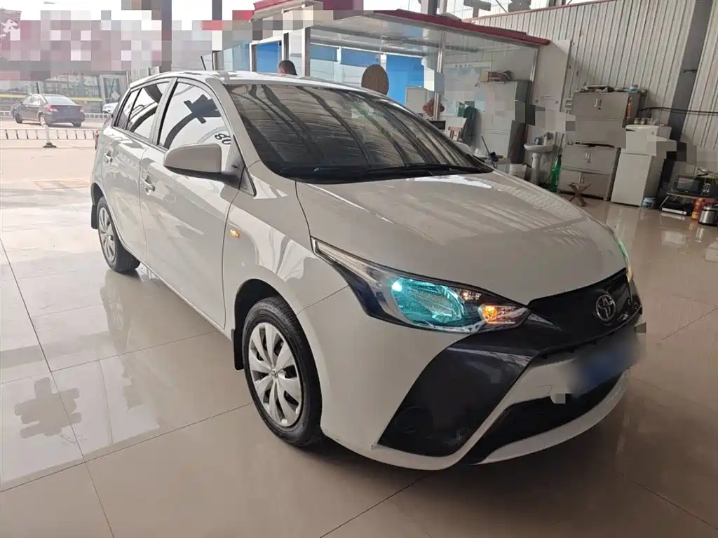 Toyota Yaris L 2020 — фото 4