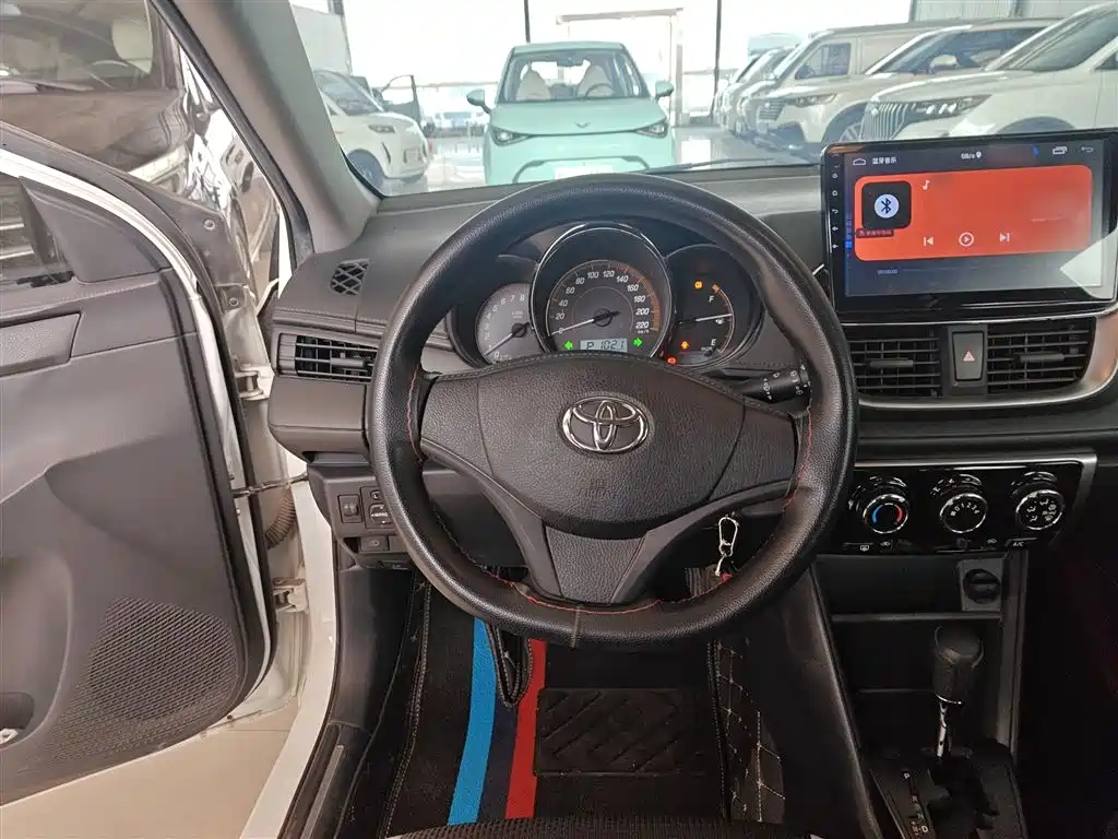 Toyota Yaris L 2020 — фото 11