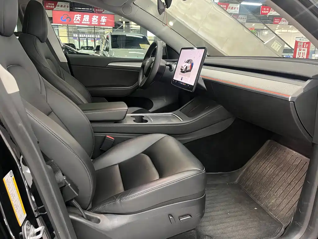 Tesla Model Y 2023 — фото 15