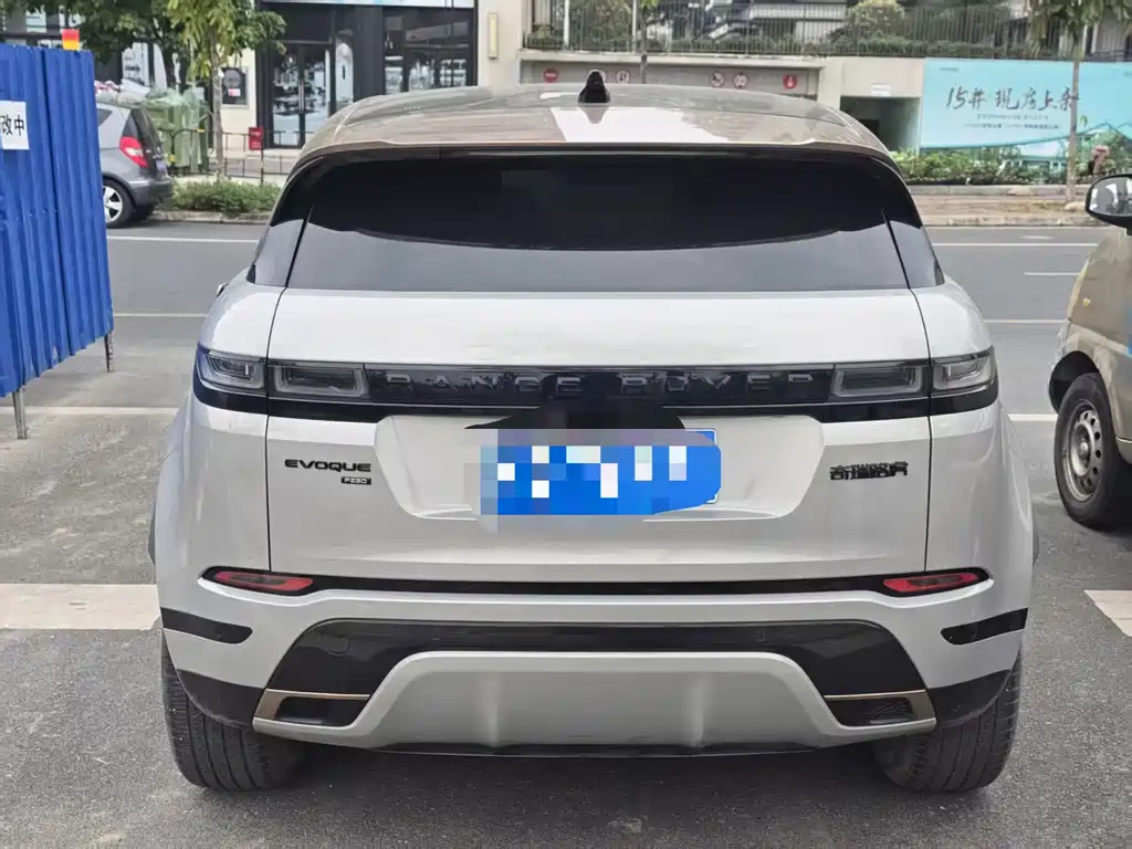 Land Rover Evoque 2023 — фото 5