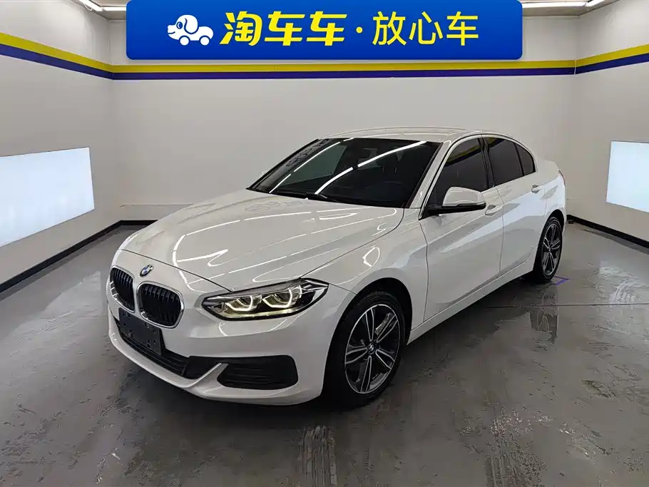 BMW 1 Series 2020 — фото 1