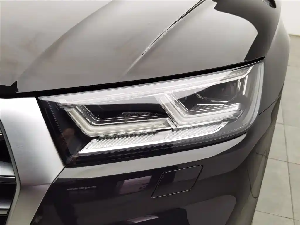 Audi Q5L 2020 — фото 7