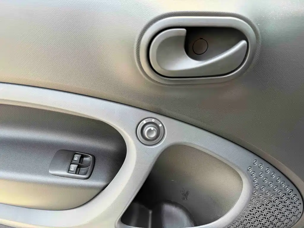 smart Fortwo 2017 — фото 14