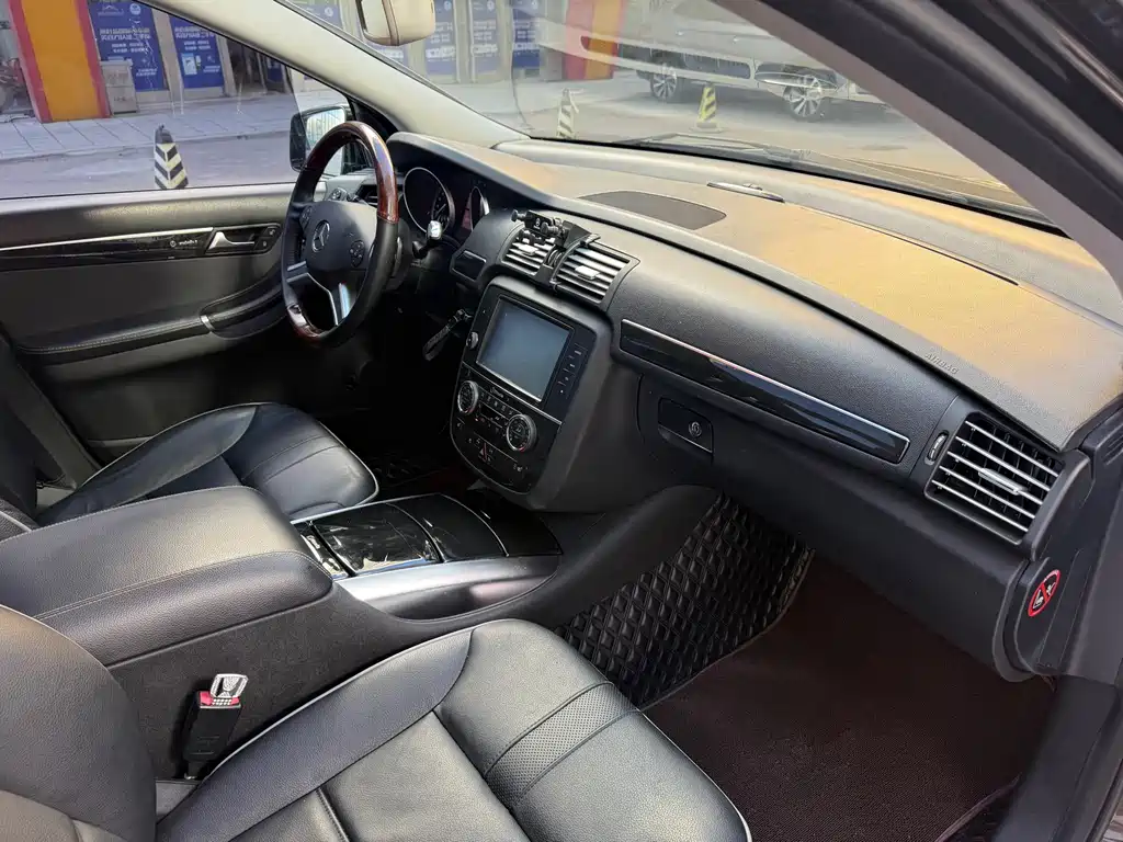 Mercedes-Benz R-Class 2016 — фото 10