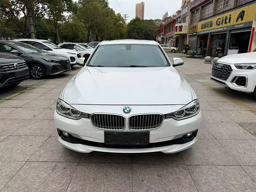 BMW 3 Series 2018 — фото 2