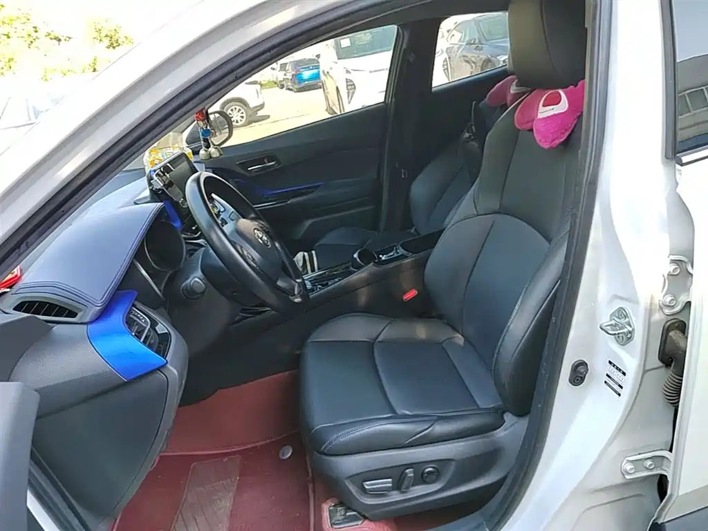 Toyota C-HR 2022 — фото 15