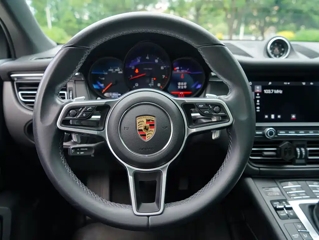 Porsche Macan 2021 — фото 14