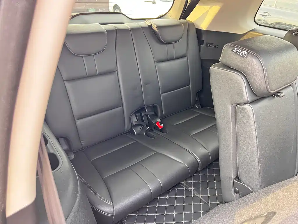GAC Motor Trumpchi GS8 2017 — фото 18