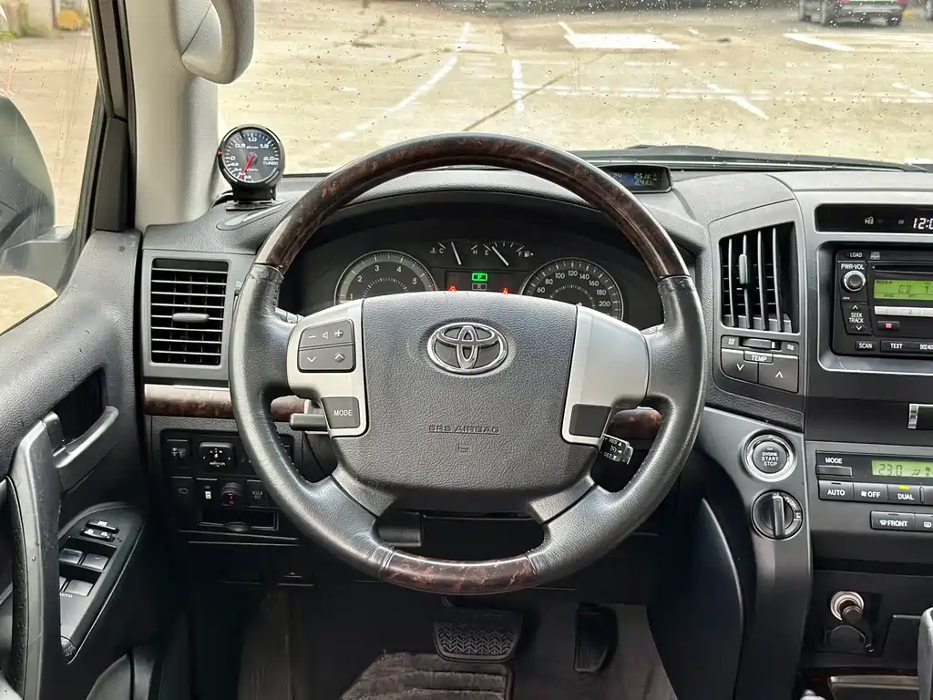 Toyota Land Cruiser 2015 — фото 15