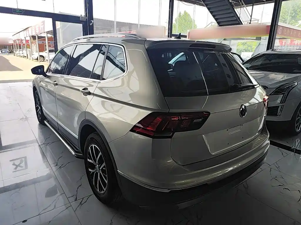 Volkswagen Tiguan L 2017 — фото 5