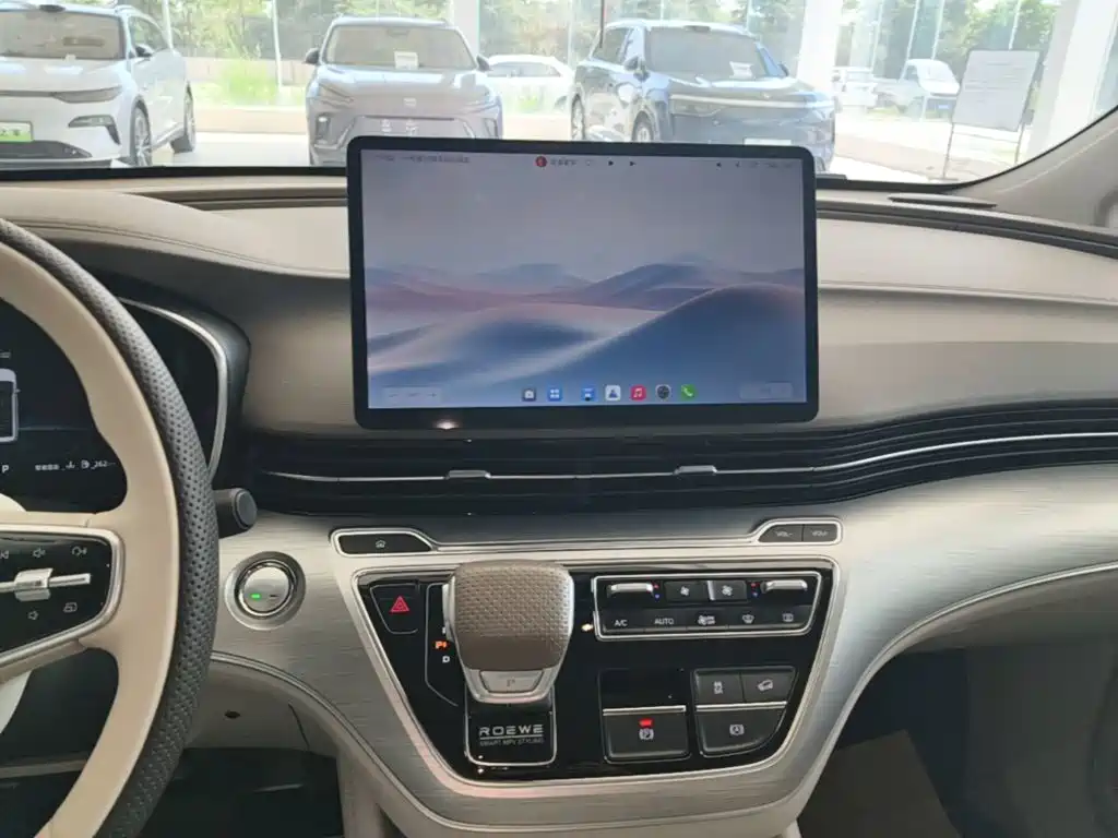 Roewe iMAX8 New Energy 2025 — фото 13
