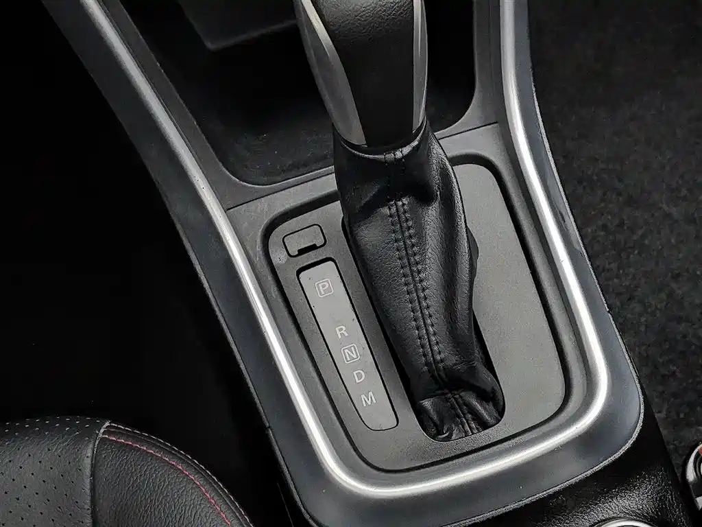 Suzuki S-Cross 2015 — фото 13
