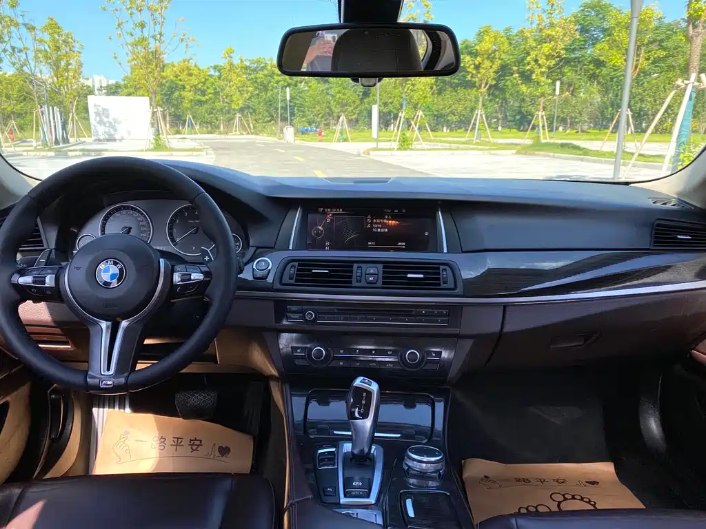 BMW 5 Series 2015 — фото 11