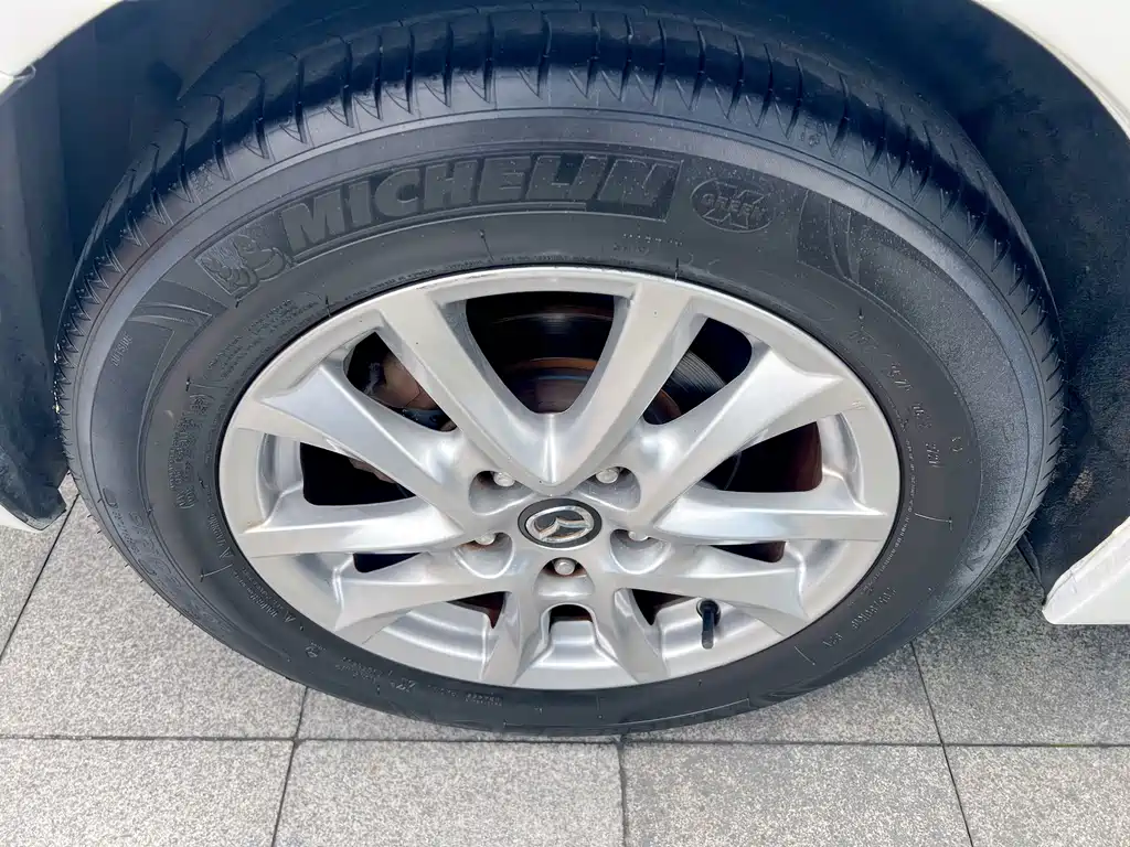 Mazda 3 Axela 2015 — фото 14