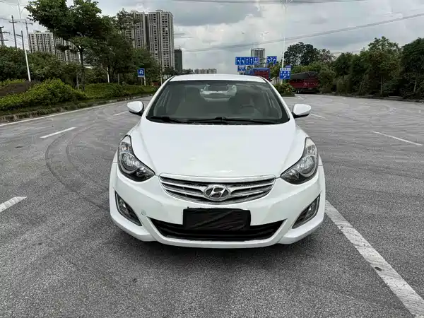 Hyundai Elantra Langdong 2013