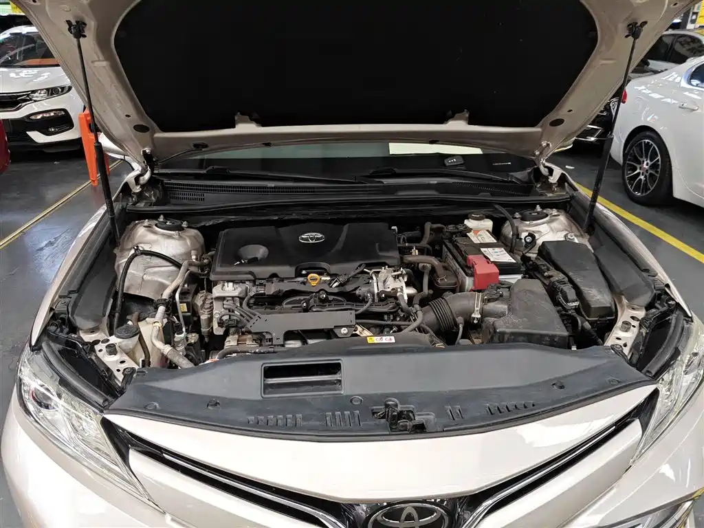 Toyota Camry 2018 — фото 20