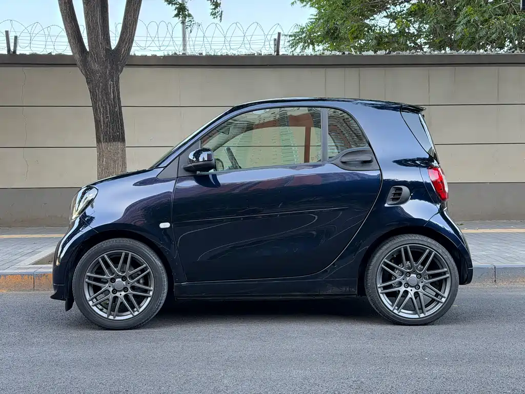 smart Fortwo 2017 — фото 3