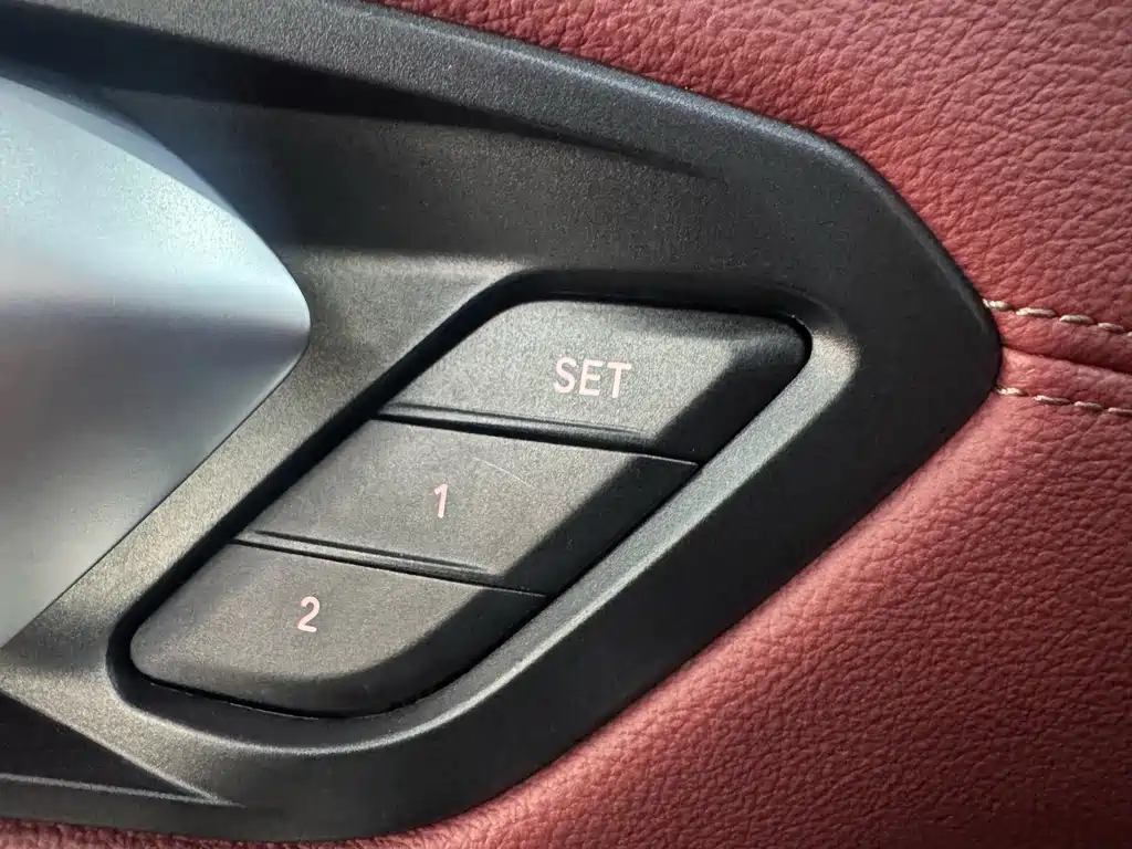 BMW 3 Series 2024 — фото 13
