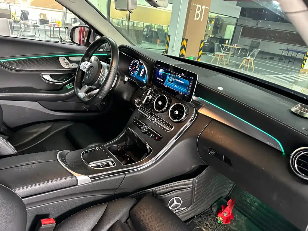 Mercedes-Benz C-Class 2019 — фото 13