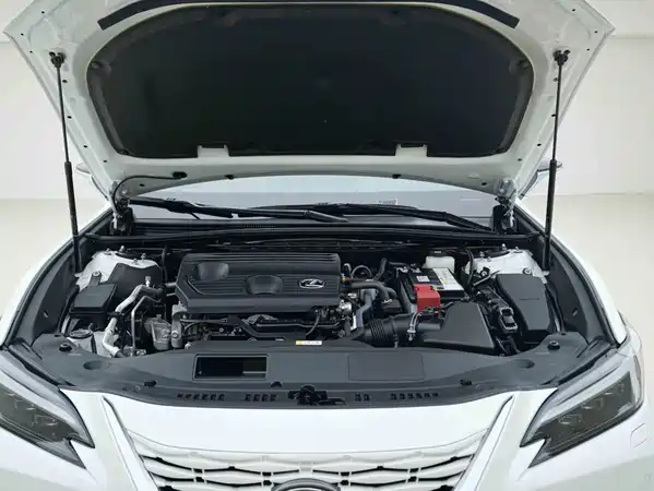 Lexus ES 2025