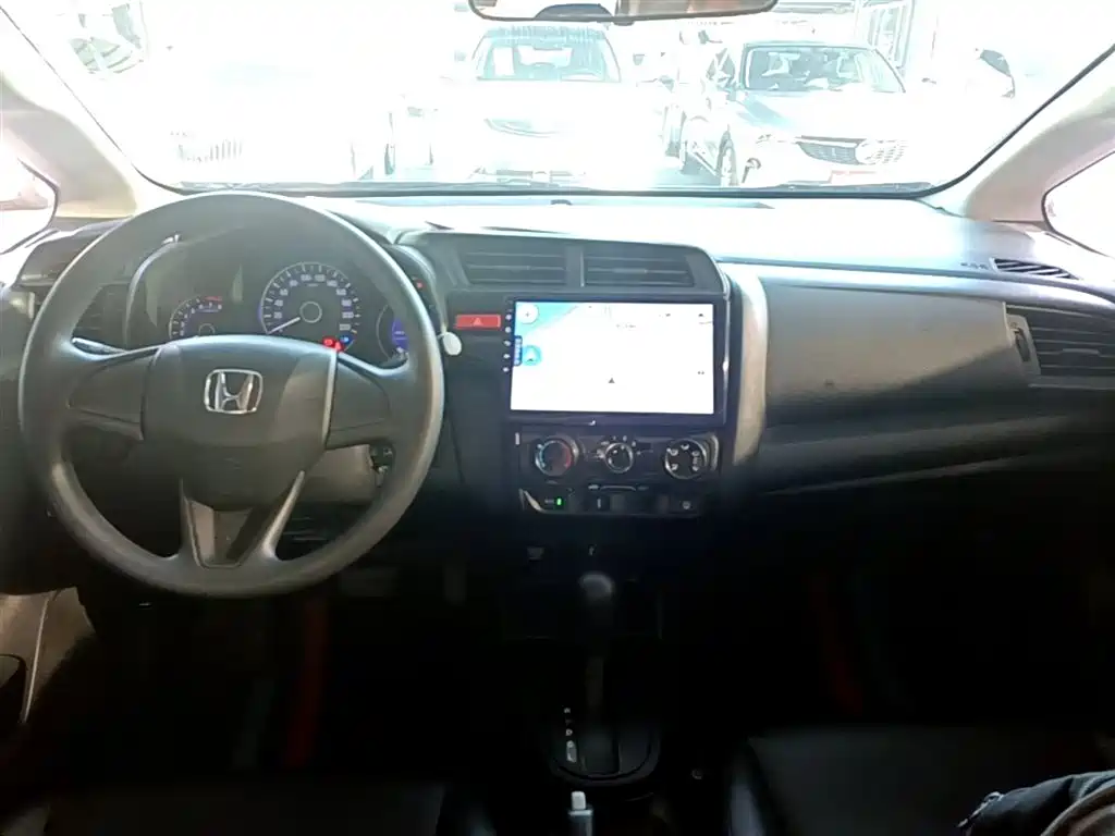 Honda Fit 2016 — фото 10
