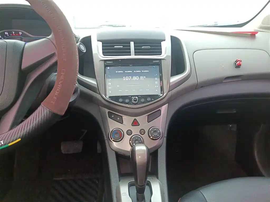 Chevrolet Aveo 2015 — фото 13