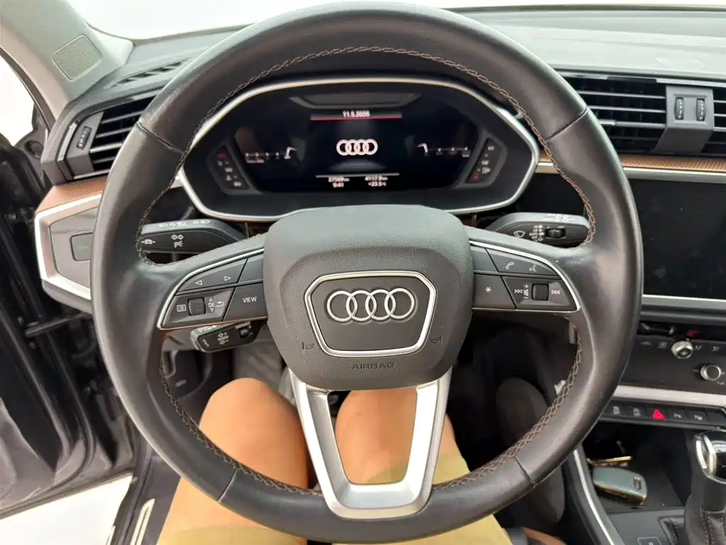 Audi Q3 2022 — фото 11