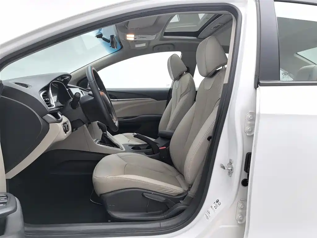 Buick Excelle 2016 — фото 10
