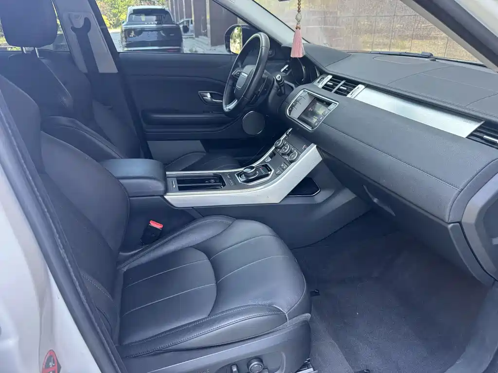 Land Rover Evoque 2017 — фото 15