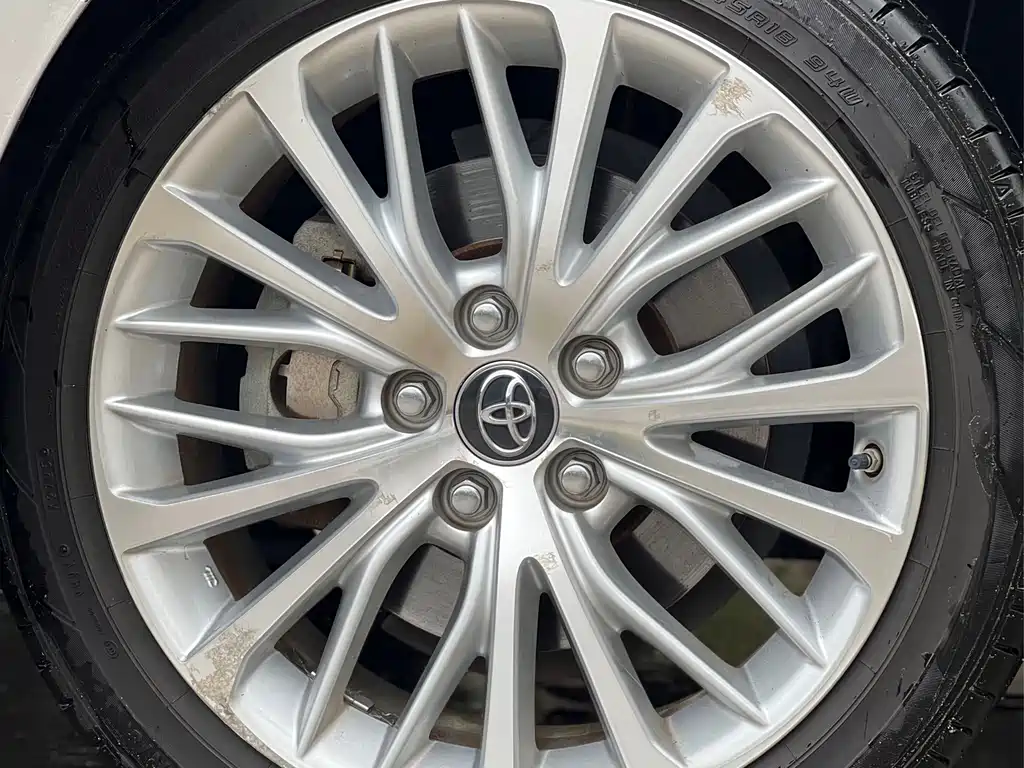 Toyota Camry 2020 — фото 11